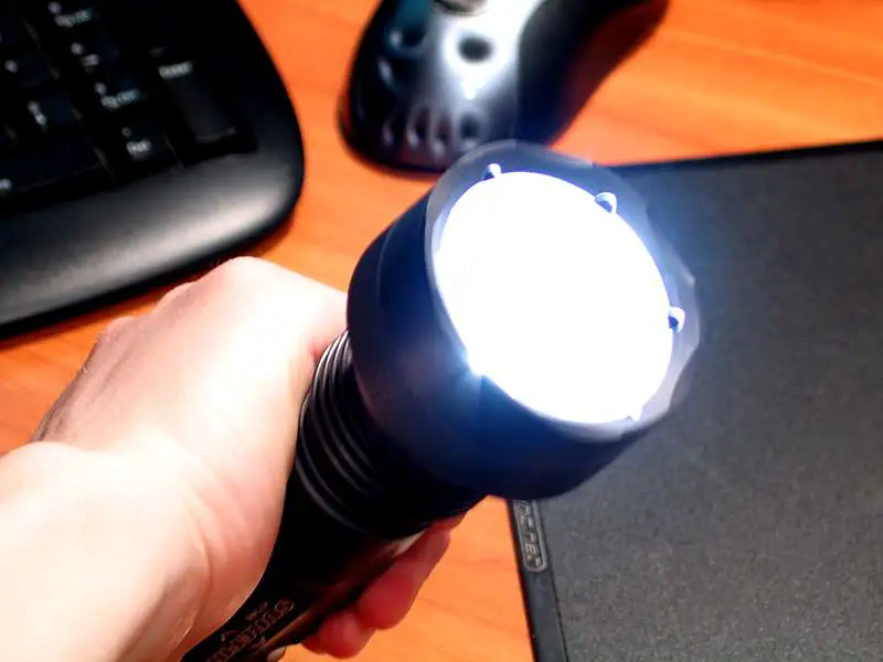 Сравнение Surefire M4 Devastator и M6 Guardian: характеристики, замеры и полевые тесты