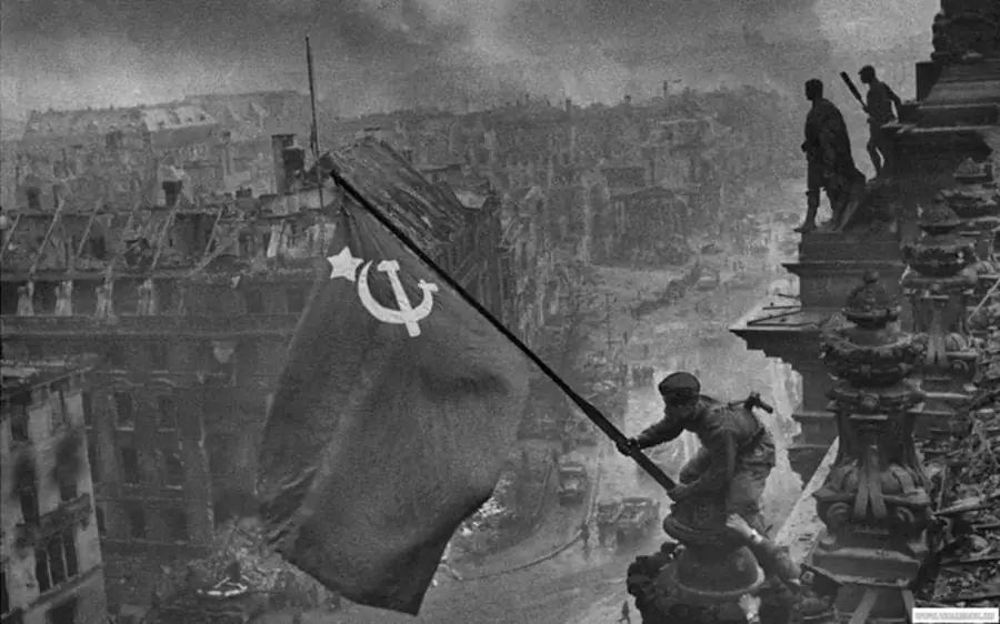 Тематические акции и бесплатный доступ к моделям вооружения в мобильном проекте