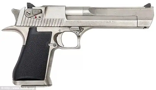 Производство цельнофрезерованных макетов пистолета Desert Eagle: конструктив, деактивация…