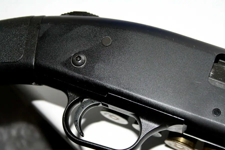 Особенности конструкции и материала колодки УСМ ружей Mossberg M590