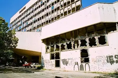 Выживание в осажденном городе и правила поведения при артобстрелах